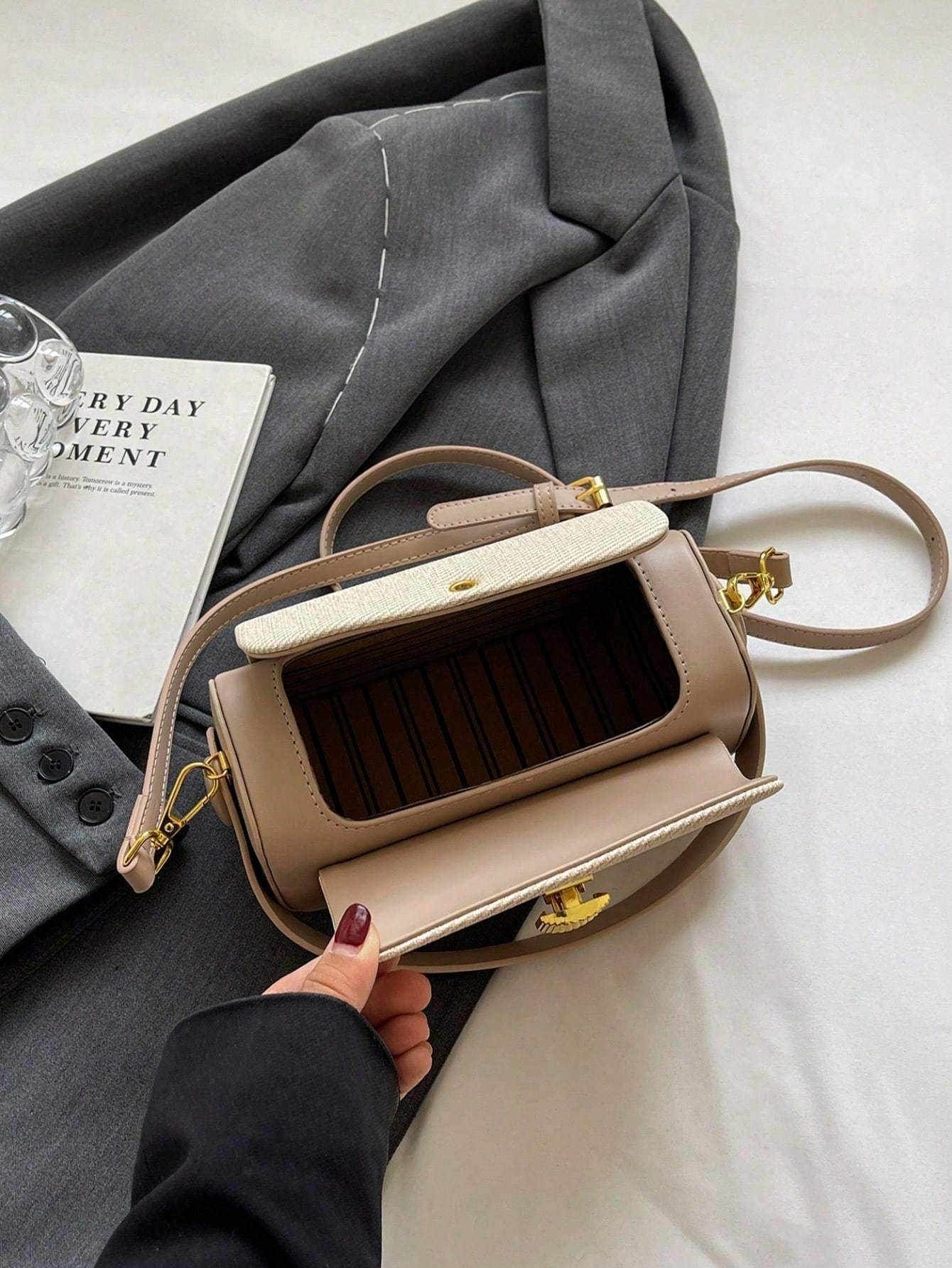 Women’s Fashion Trapezoid Handbag – Elegant Large Capacity Top Handle Bag for Everyday & Office Use