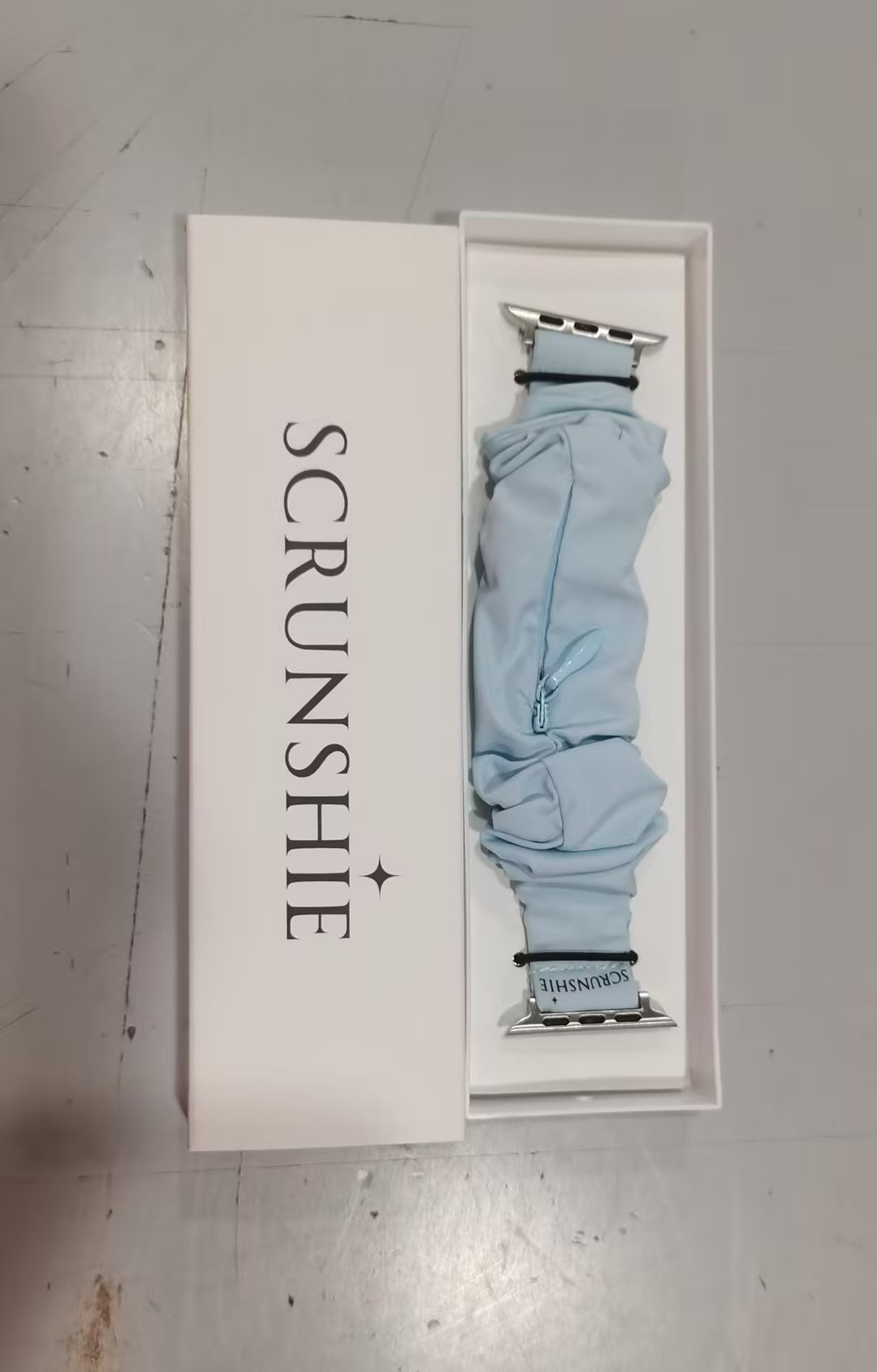 Scrunchie Watch with Hidden Zipper Pocket – Stylish Hair Tie Wristband with Secret Storage